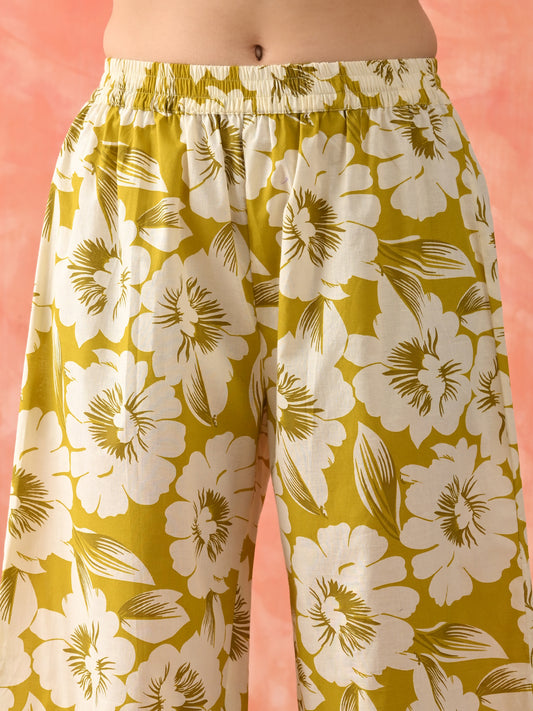 Women Floral Printed Cotton Kurta with Trousers