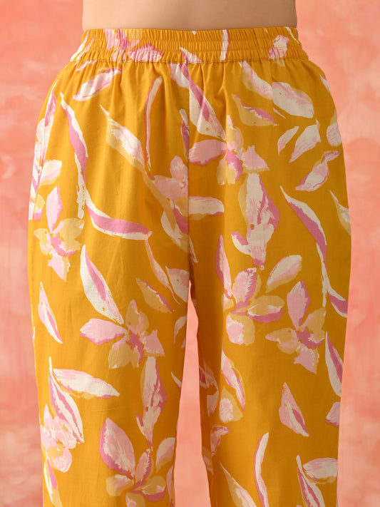 Women Floral Printed Pure Cotton Straight Kurta & Trousers Kurta Sets