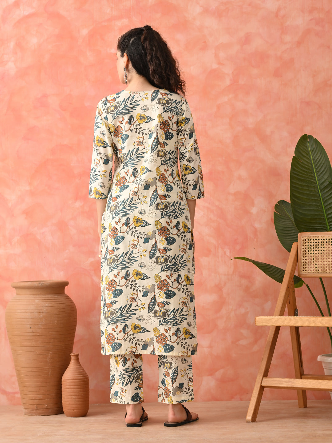 Effortless Style: Women's Pure Cotton Floral Print Kurta & Pant Set