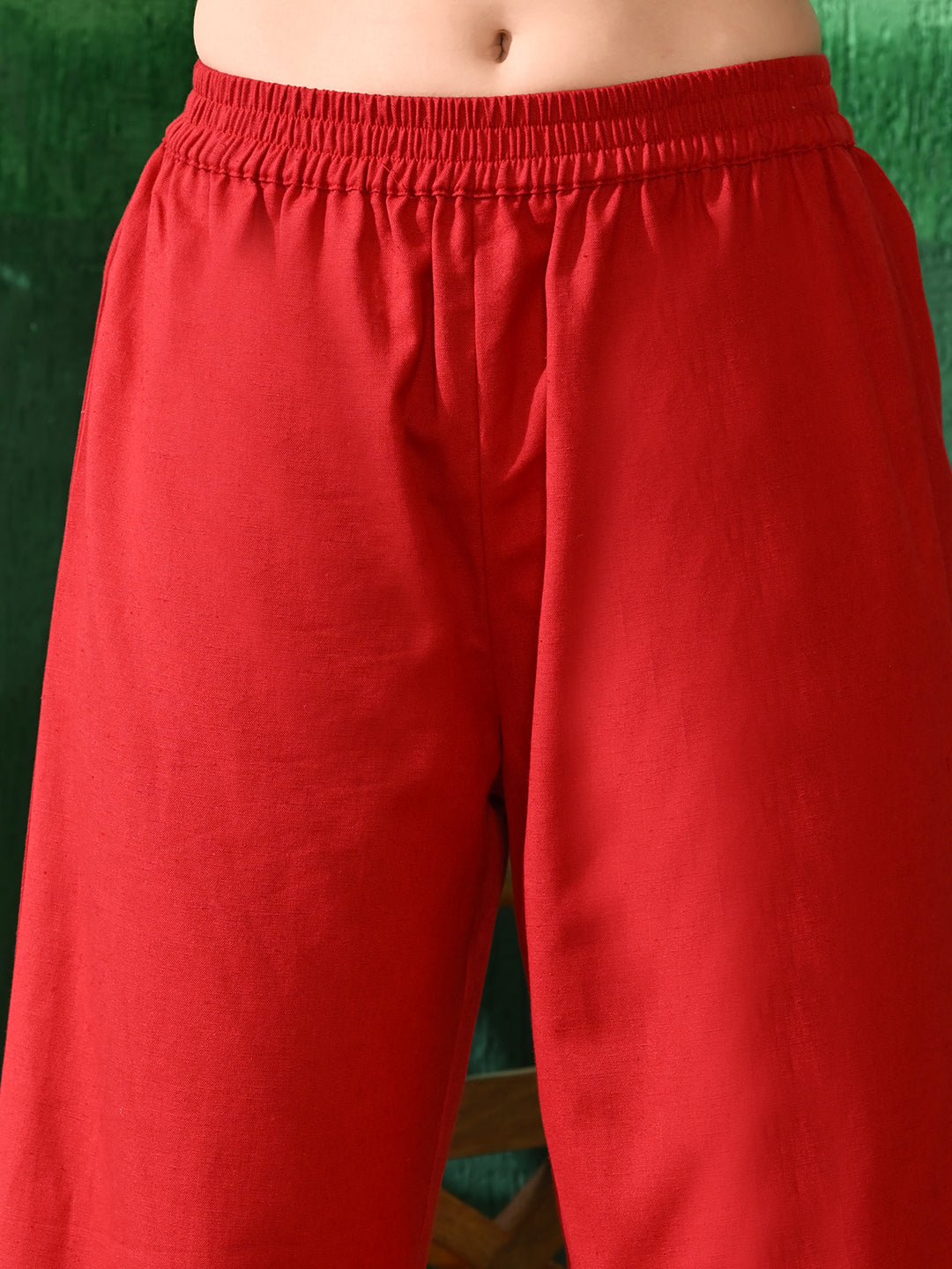 Elegant & Versatile: Women's Red Cotton Flex Kurta Set with Floral Kota Check Dupatta