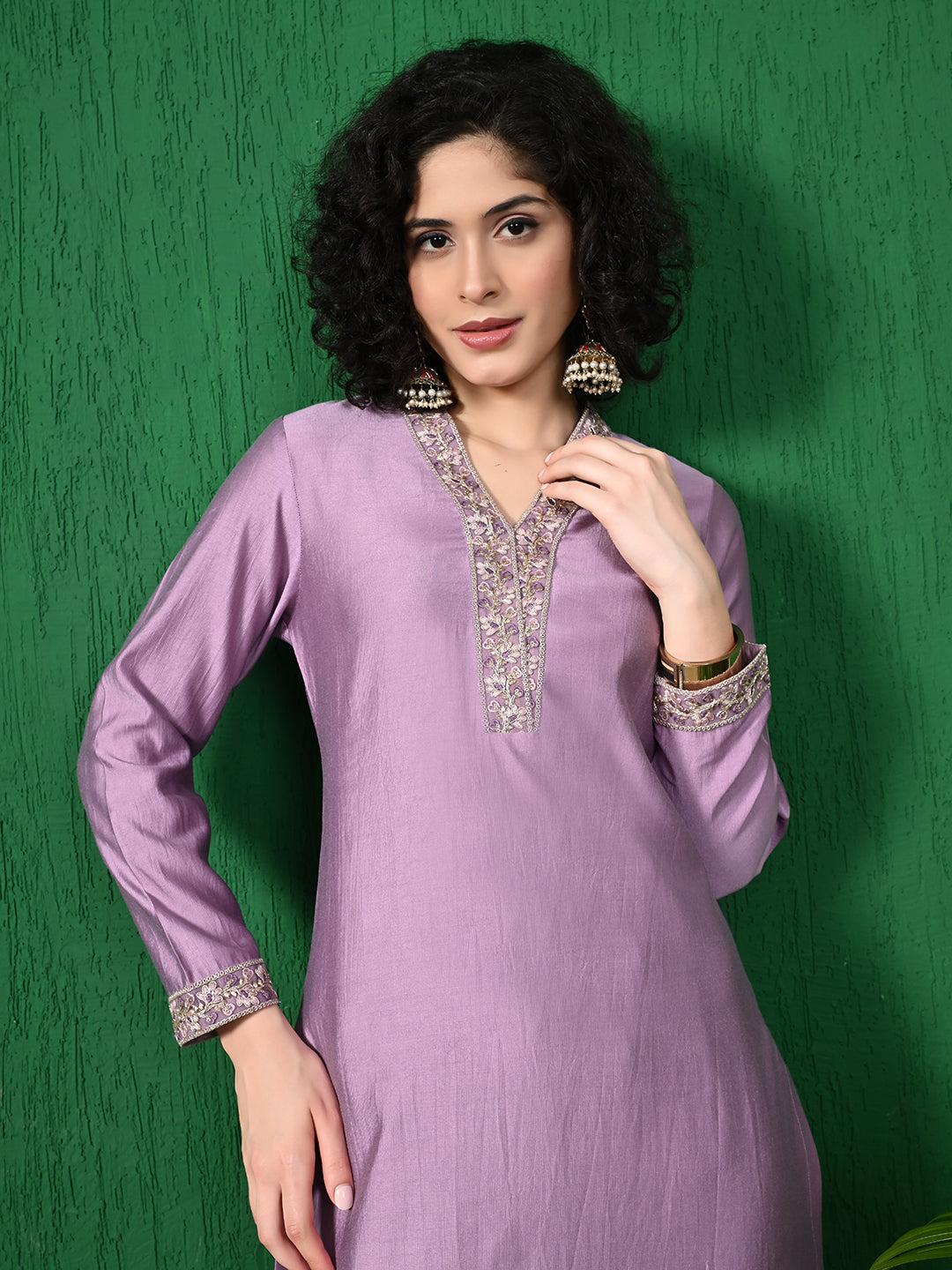 Elegant Lilac Embroidered Cotton Blend Kurta Set for Women - Perfect for Everyday & Festive Wear