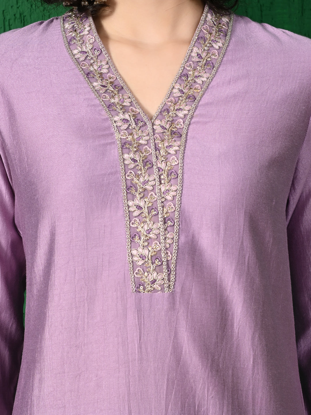 Elegant Lilac Embroidered Cotton Blend Kurta Set for Women - Perfect for Everyday & Festive Wear