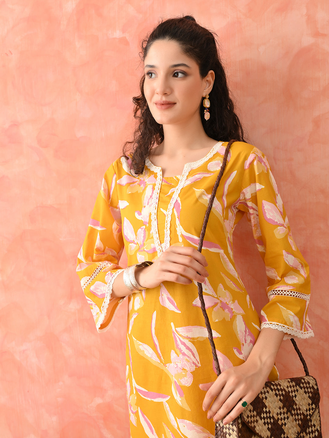 Women Floral Printed Pure Cotton Straight Kurta & Trousers Kurta Sets