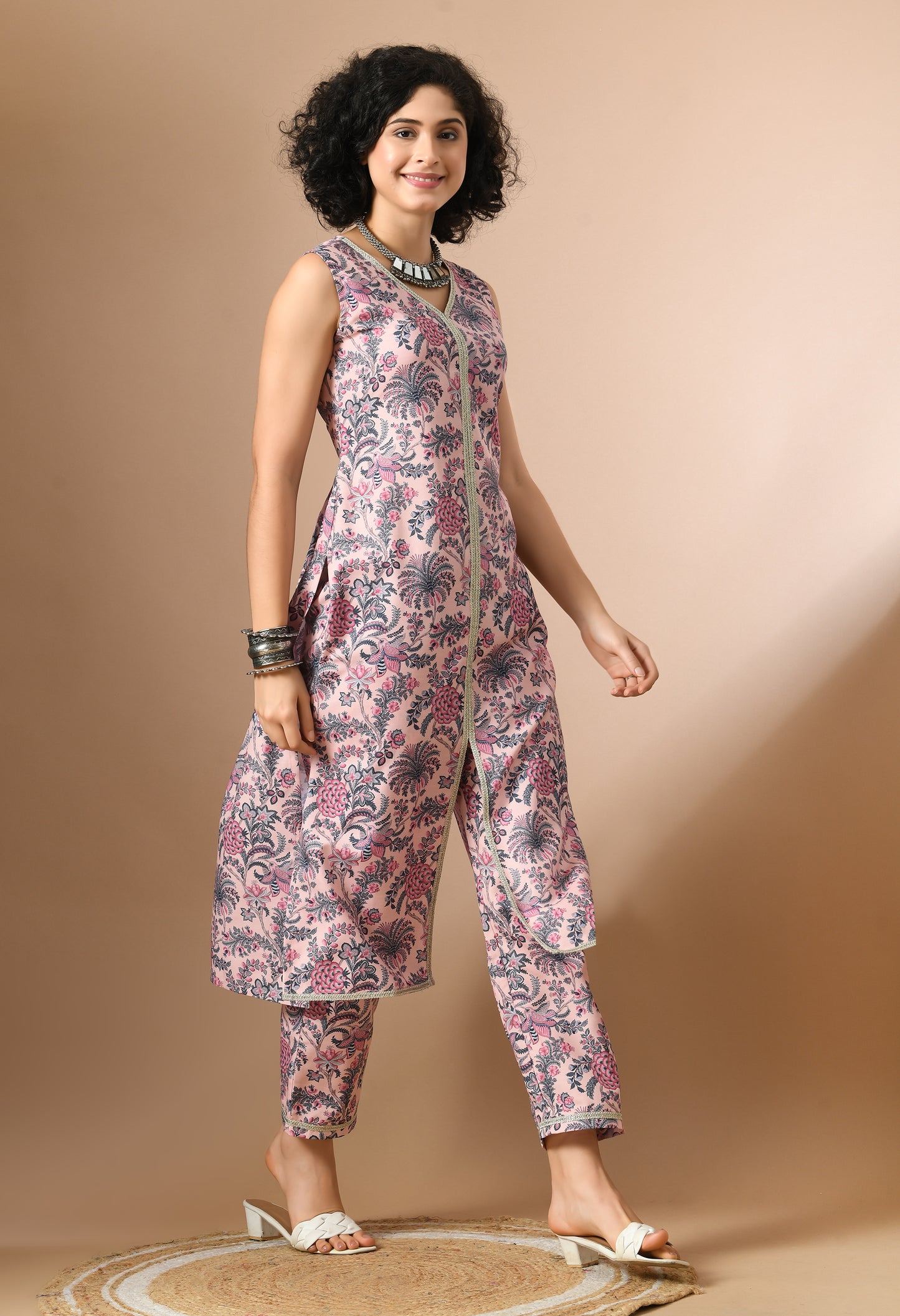 Floral Printed V-Neck Sleeveless Straight Kurta With Trouser