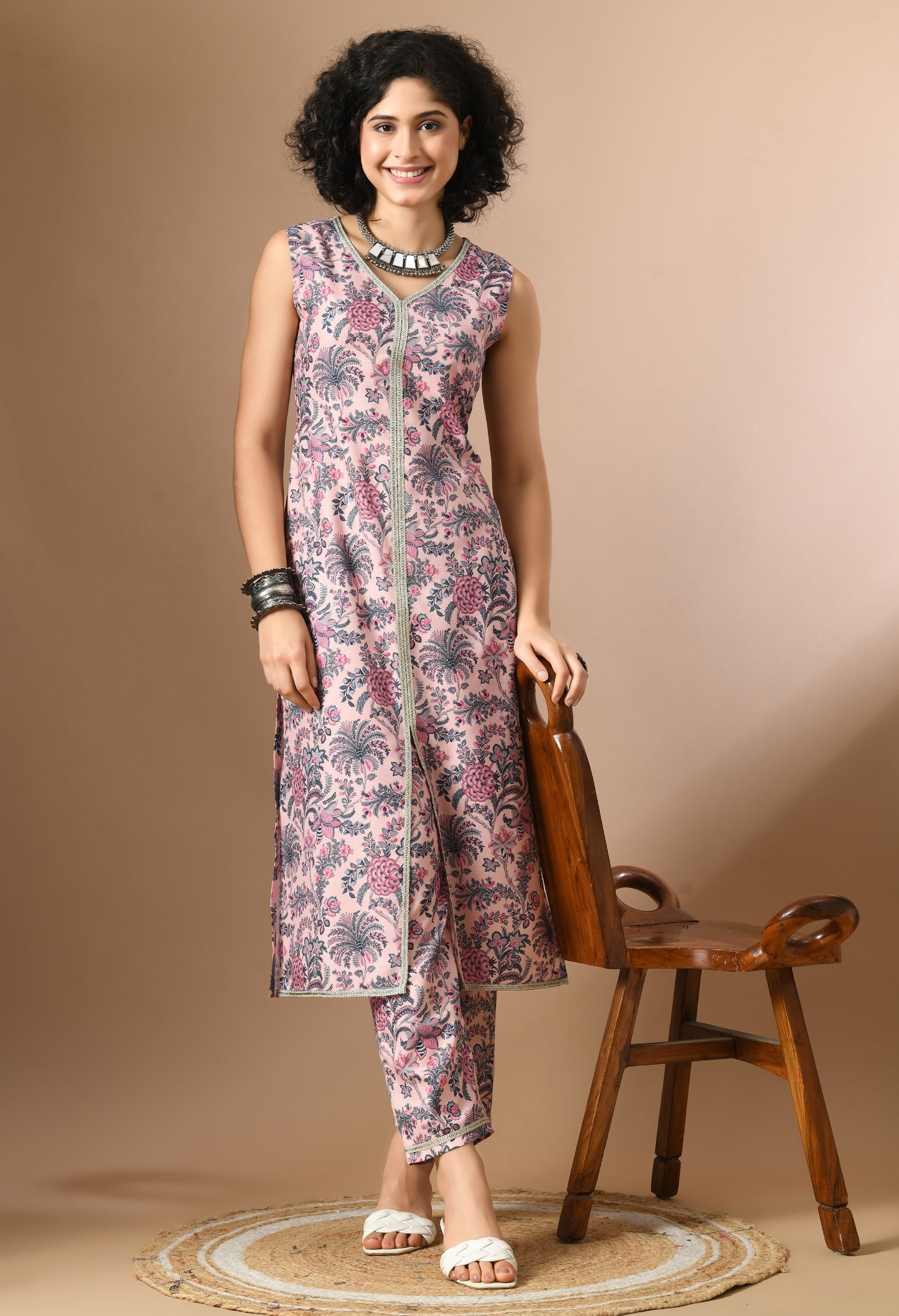 Floral Printed V-Neck Sleeveless Straight Kurta With Trouser
