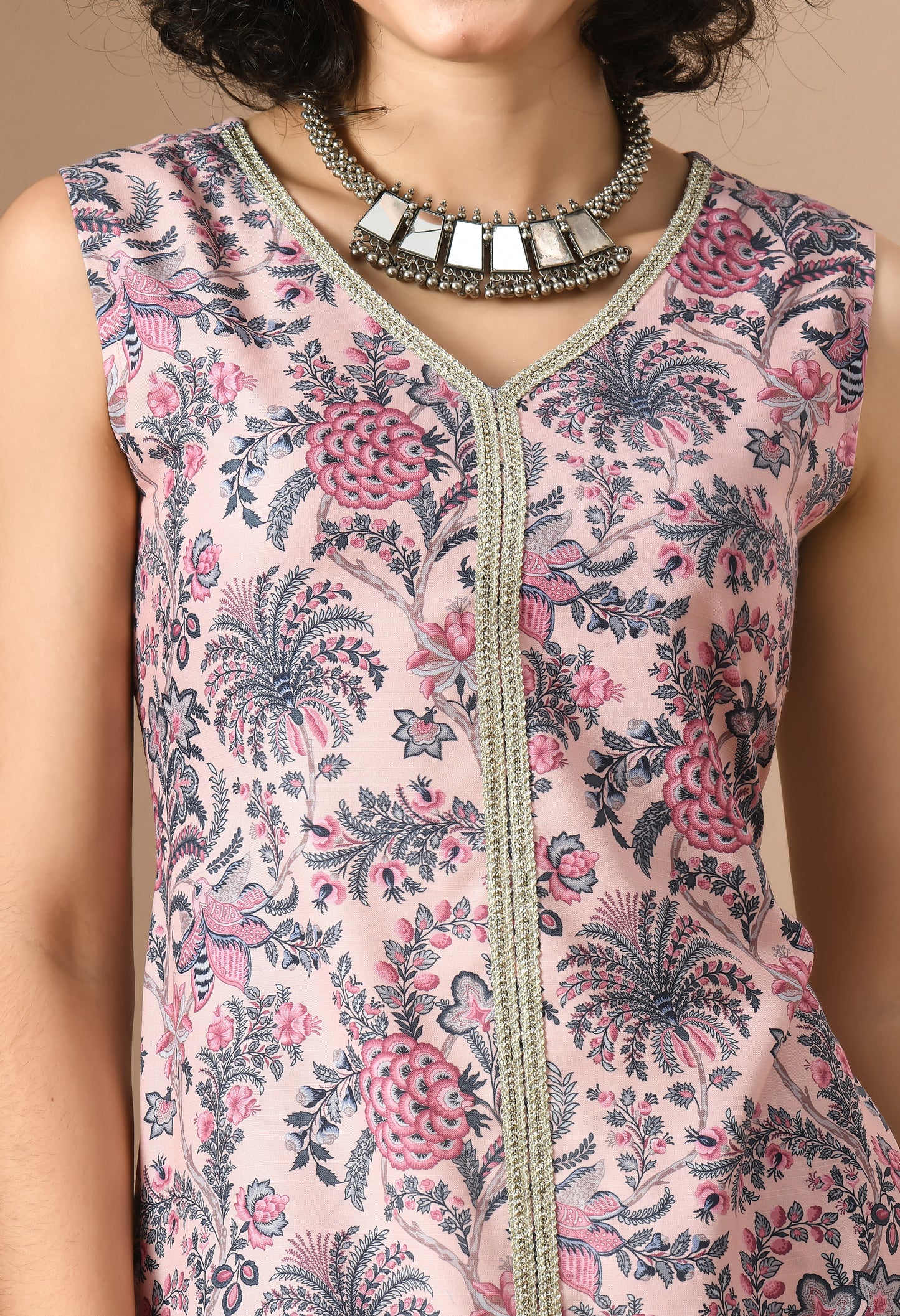 Floral Printed V-Neck Sleeveless Straight Kurta With Trouser