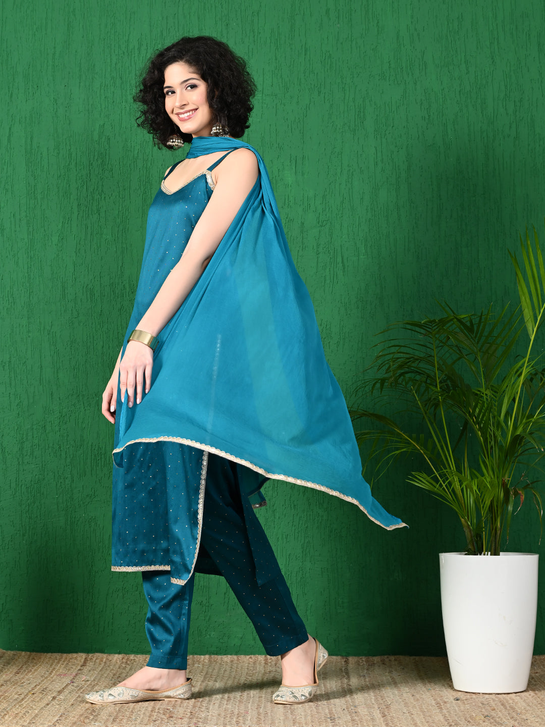Mesmerizing Teal Blue: Women's Buta Dobby Blend Silk Kurta Set with Poly Chiffon Dupatta